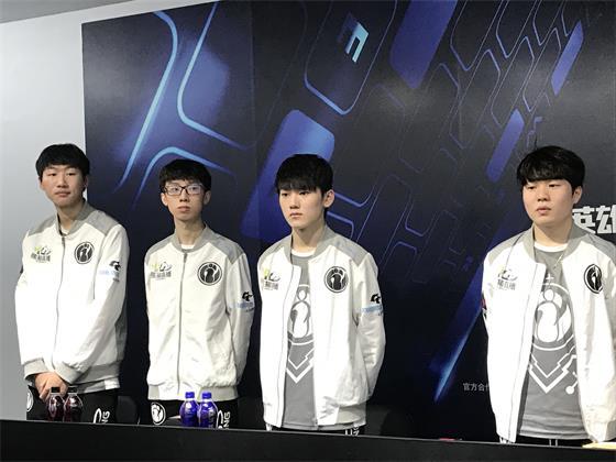 他在进攻端 他在进攻端